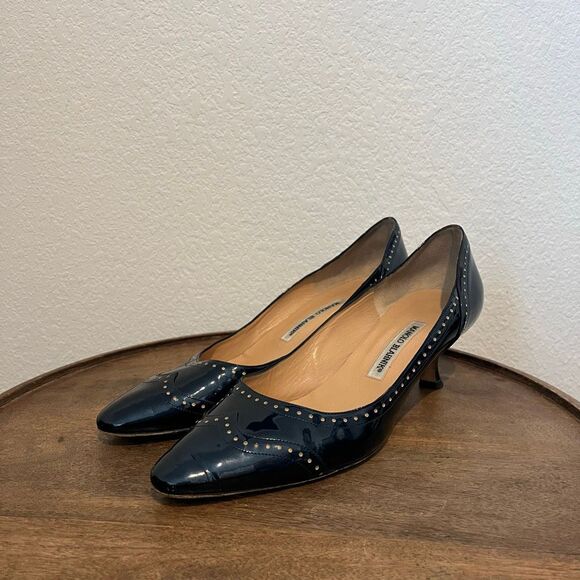 Manolo Blahnik Patent Leather Studded Pointed Toe Kitten Heels Size 41 11 - Picture 1 of 10